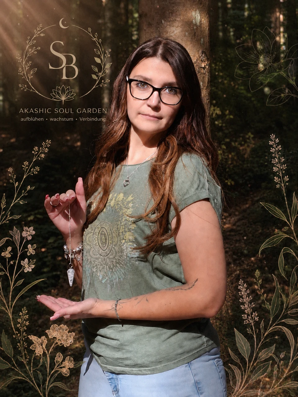 Stefanie Brandmair im Wald – Akashic Soul Garden
